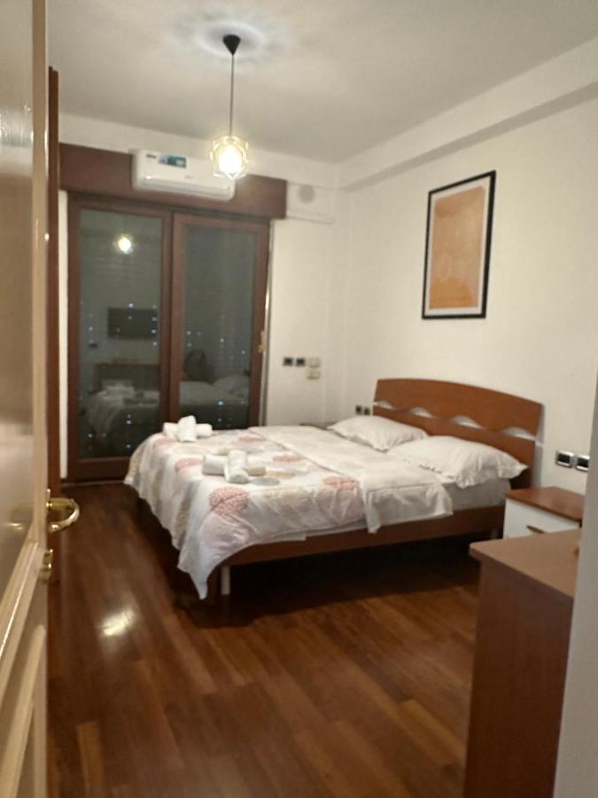 City Center Shkodra B&B ภายนอก รูปภาพ